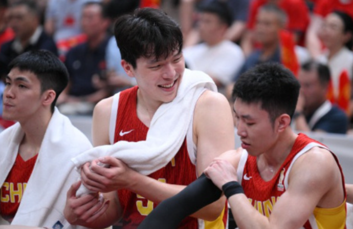 杨瀚森确定退出!中国男篮,明年再见了!